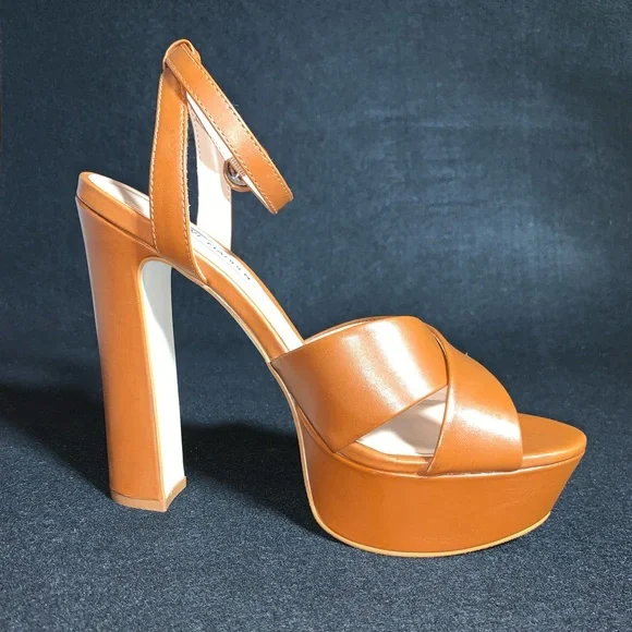 Steve Madden Martina Cognac Leather Sandals. Size 7 - Picture 8 of 11